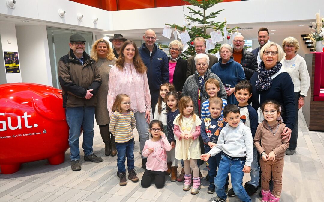 Wünschebaum in der Sparkasse muss leergepflückt werden